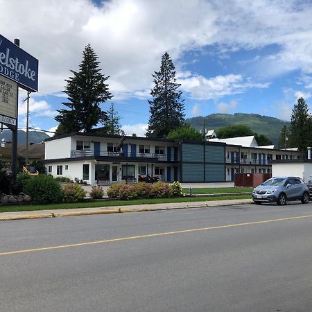 Revelstoke Lodge Exterior foto