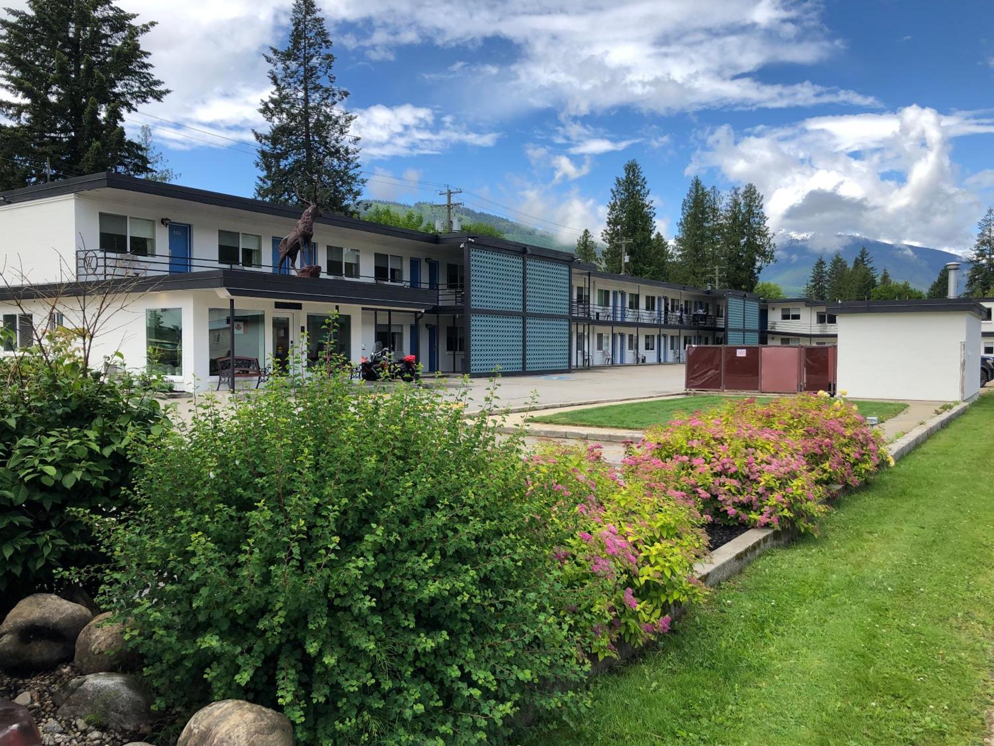 Revelstoke Lodge Exterior foto