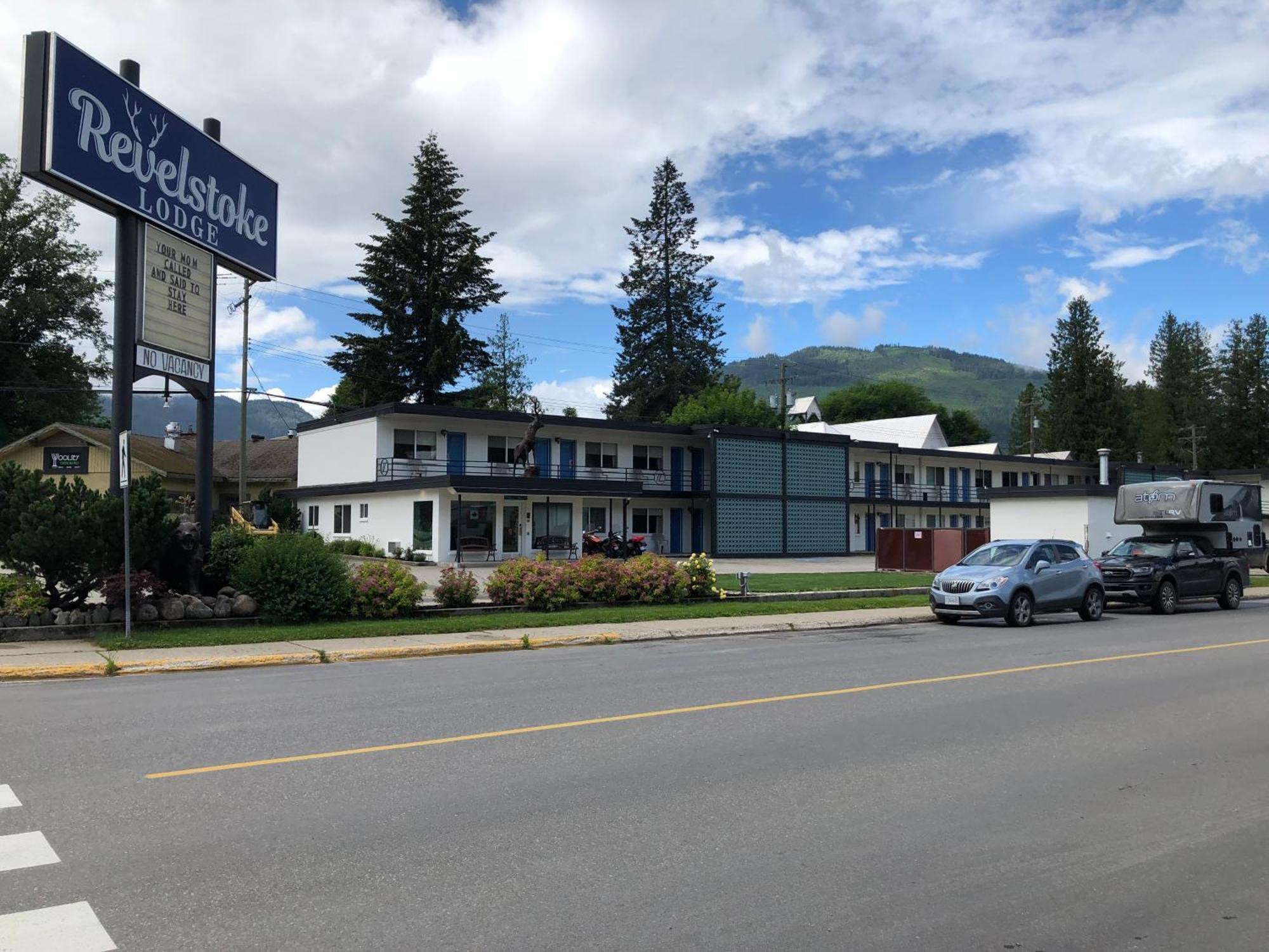 Revelstoke Lodge Exterior foto