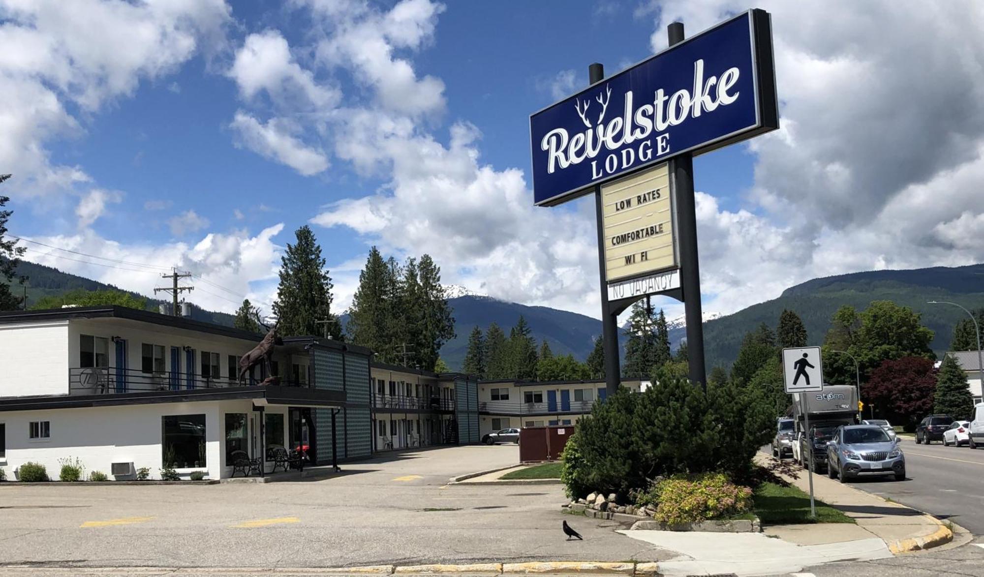 Revelstoke Lodge Exterior foto