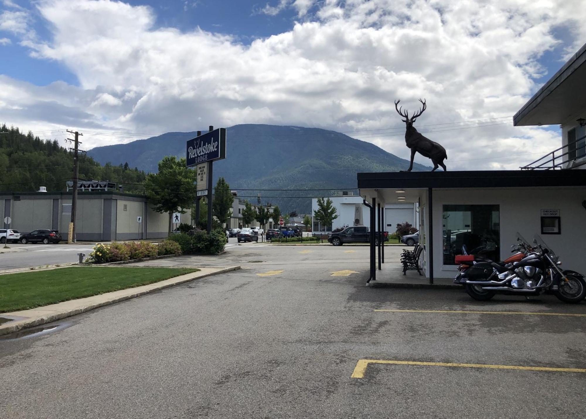 Revelstoke Lodge Exterior foto