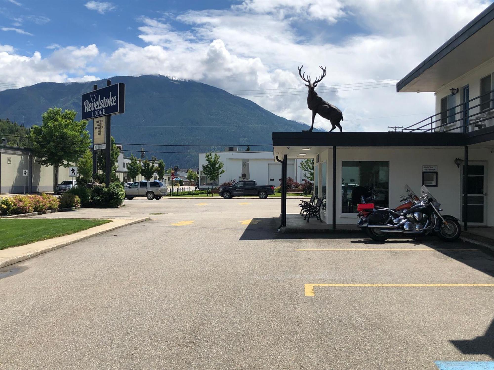 Revelstoke Lodge Exterior foto