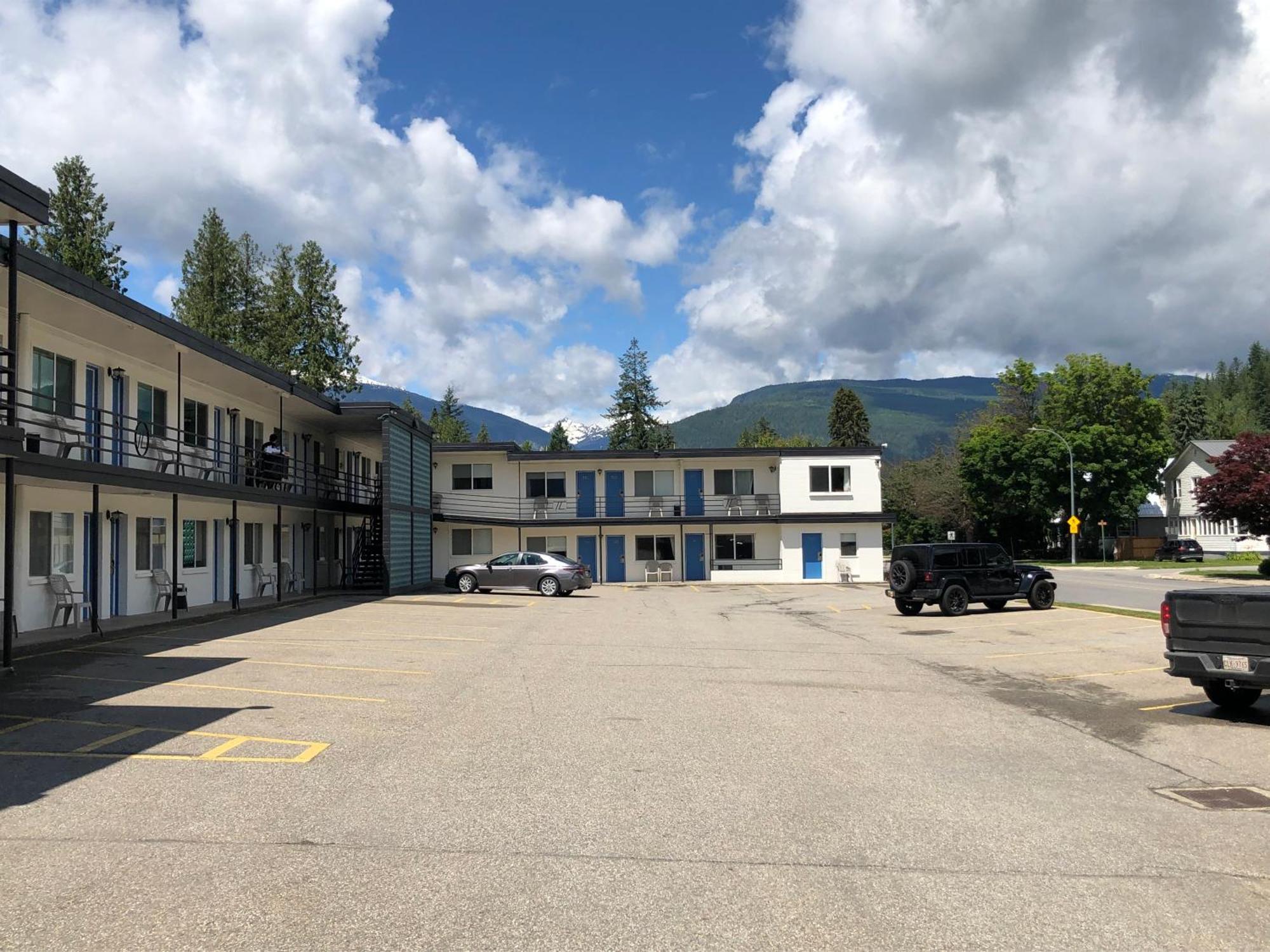 Revelstoke Lodge Exterior foto