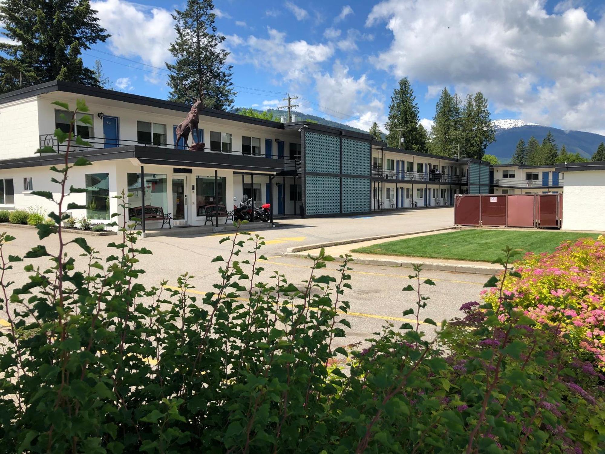 Revelstoke Lodge Exterior foto