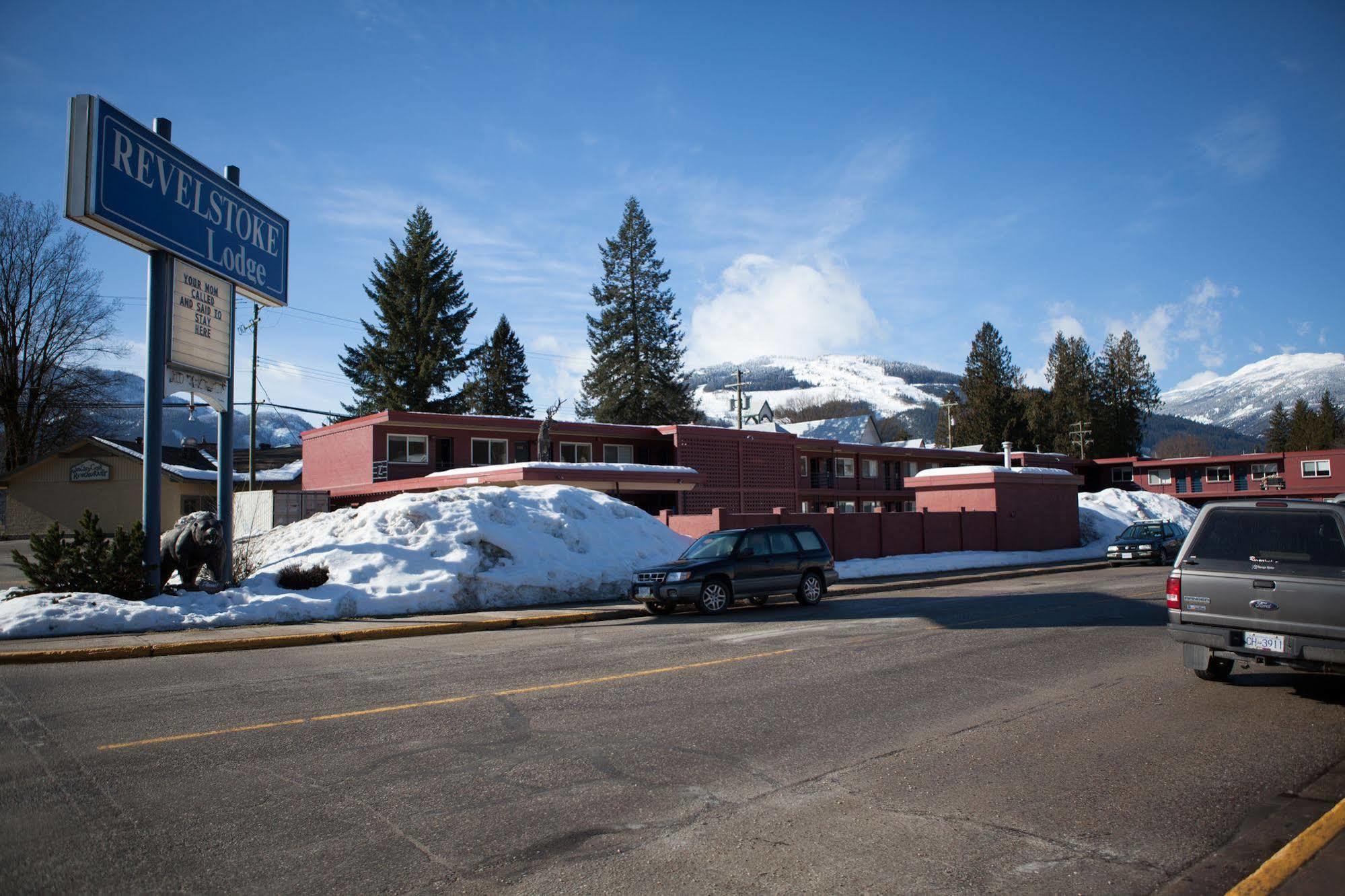 Revelstoke Lodge Exterior foto